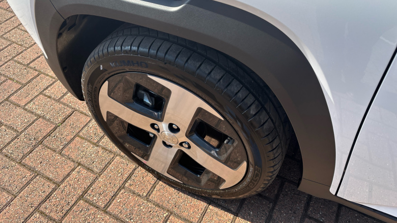 Hyundai INSTER 85kW 02 49kWh 5dr Auto Electric Hatchback